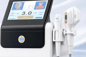 Front view of the professional 3-in-1 anti-wrinkle machine with touch screen and treatment handles banner